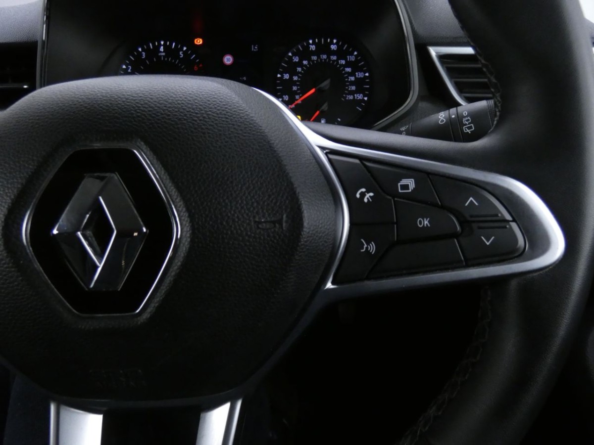 RENAULT CLIO 1.0 ICONIC TCE 5D 90 BHP - 2021 - £9,700
