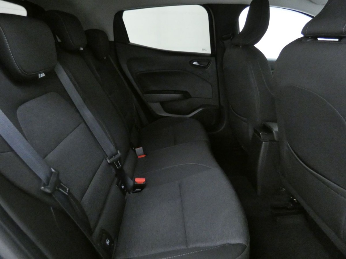RENAULT CLIO 1.0 ICONIC TCE 5D 90 BHP - 2021 - £9,700