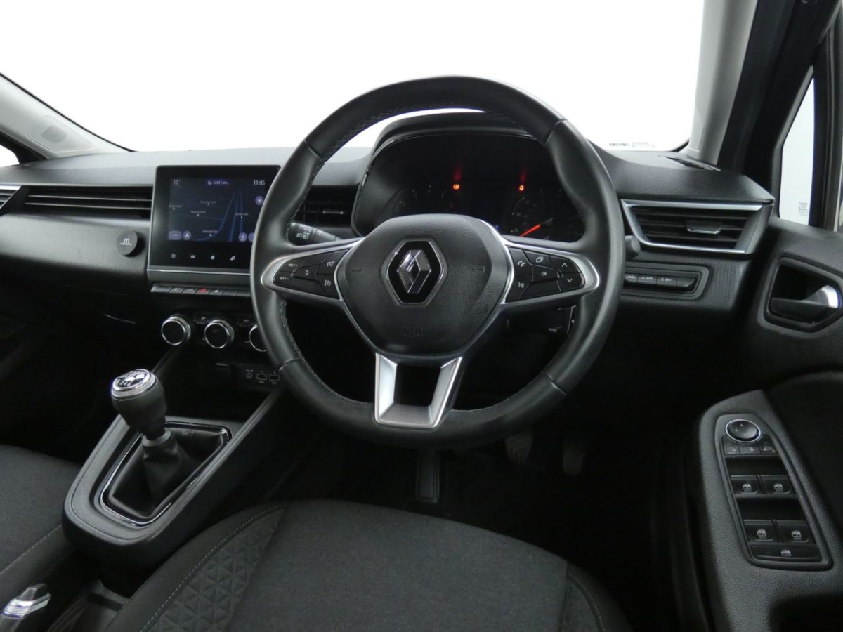 RENAULT CLIO 1.0 ICONIC TCE 5D 90 BHP - 2021 - £9,700