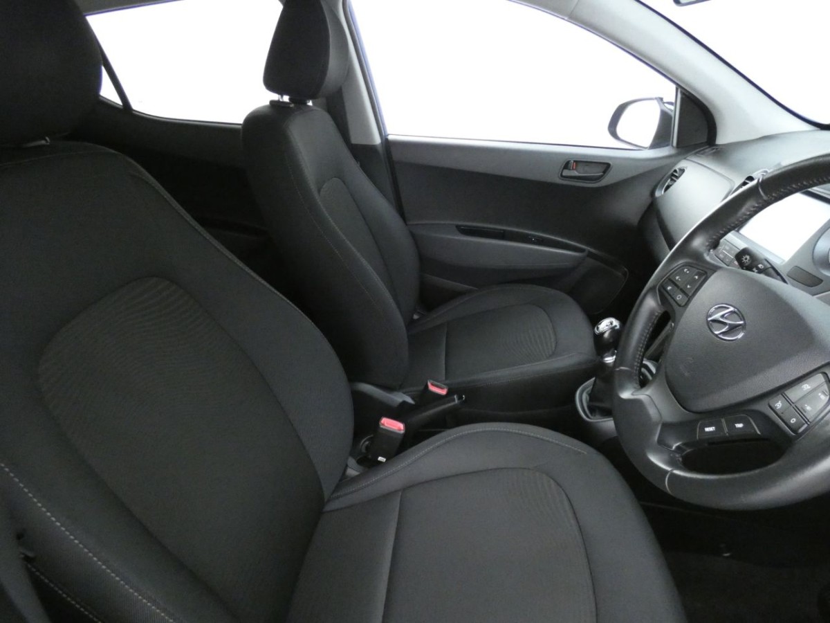 HYUNDAI I10 1.0 PLAY 5D 65 BHP - 2019 - £8,990