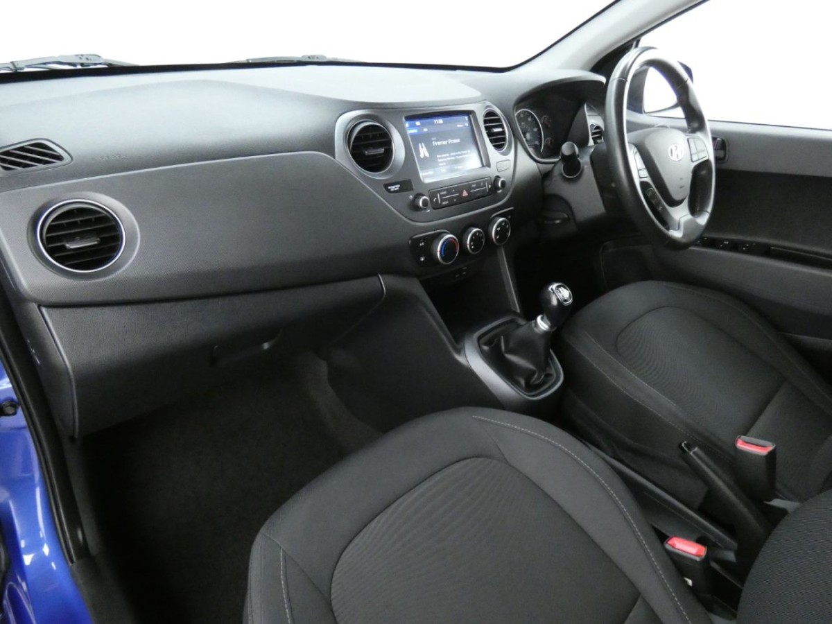 HYUNDAI I10 1.0 PLAY 5D 65 BHP - 2019 - £8,990