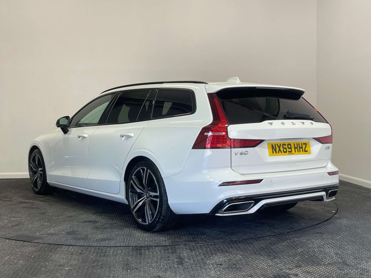 VOLVO V60 2019 (69) 2.0 D3 R-DESIGN ESTATE 5DR DIESEL AUTO EURO 6 (S/S) (150 PS) - 2019 - £17,000