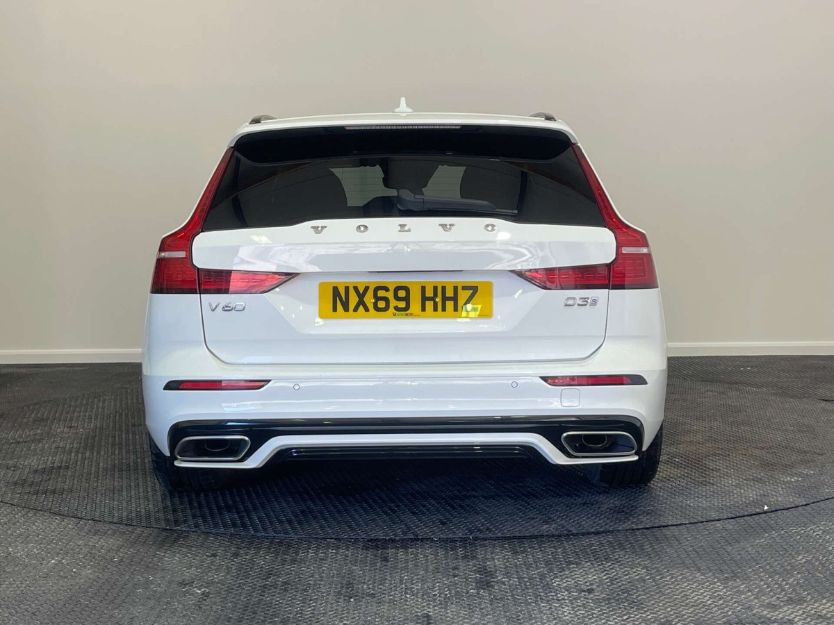 VOLVO V60 2019 (69) 2.0 D3 R-DESIGN ESTATE 5DR DIESEL AUTO EURO 6 (S/S) (150 PS) - 2019 - £17,000