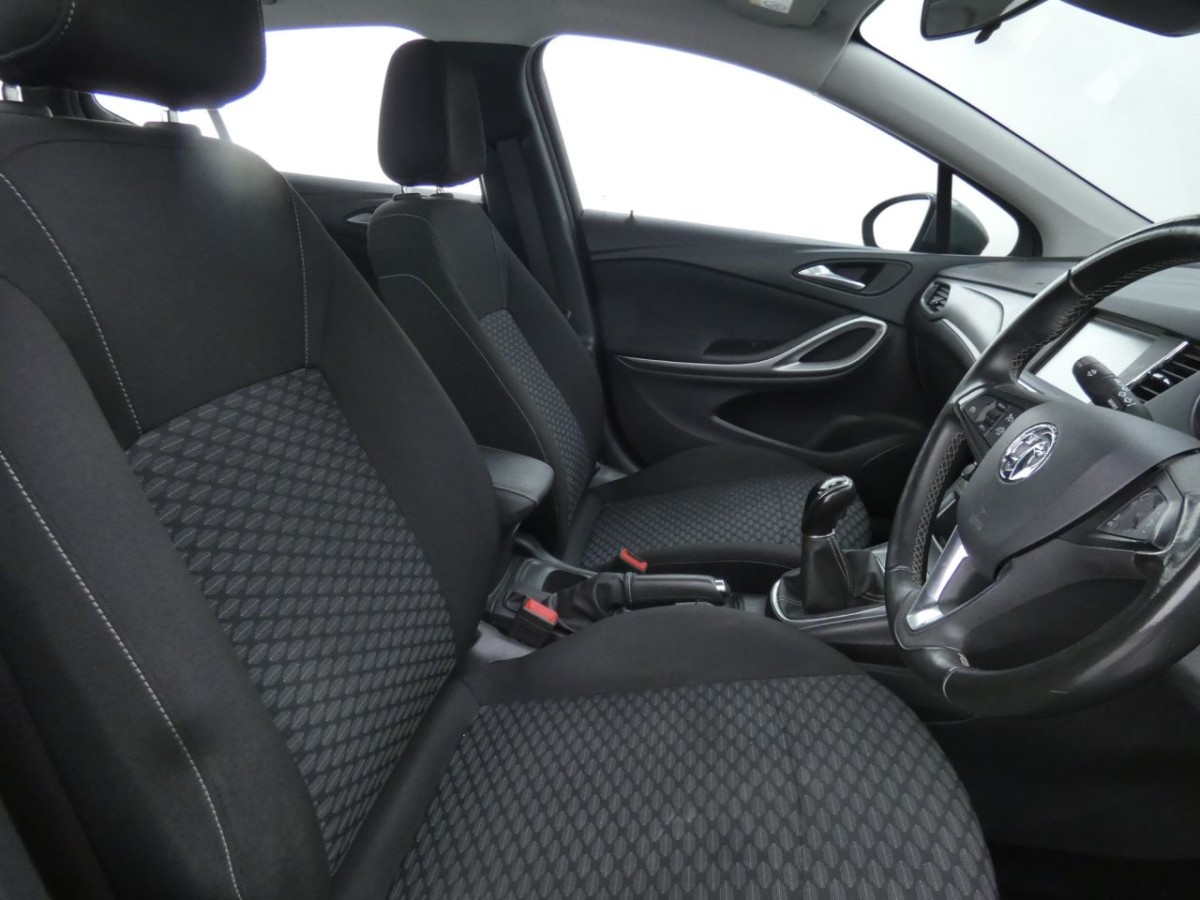VAUXHALL ASTRA 1.5 BUSINESS EDITION NAV 5D 104 BHP - 2020 - £9,700