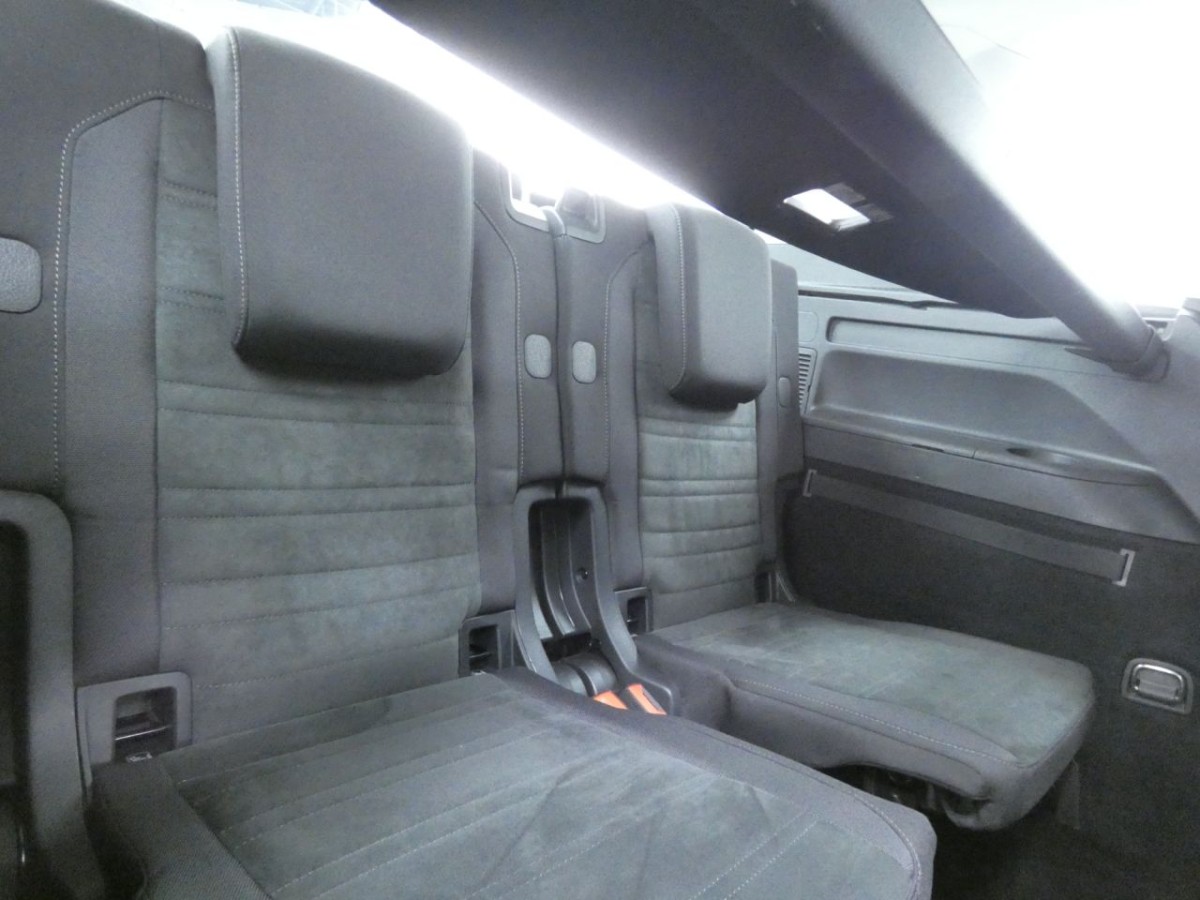 VOLKSWAGEN TOURAN 2.0 SEL TDI 5D 148 BHP - 2020 - £16,400