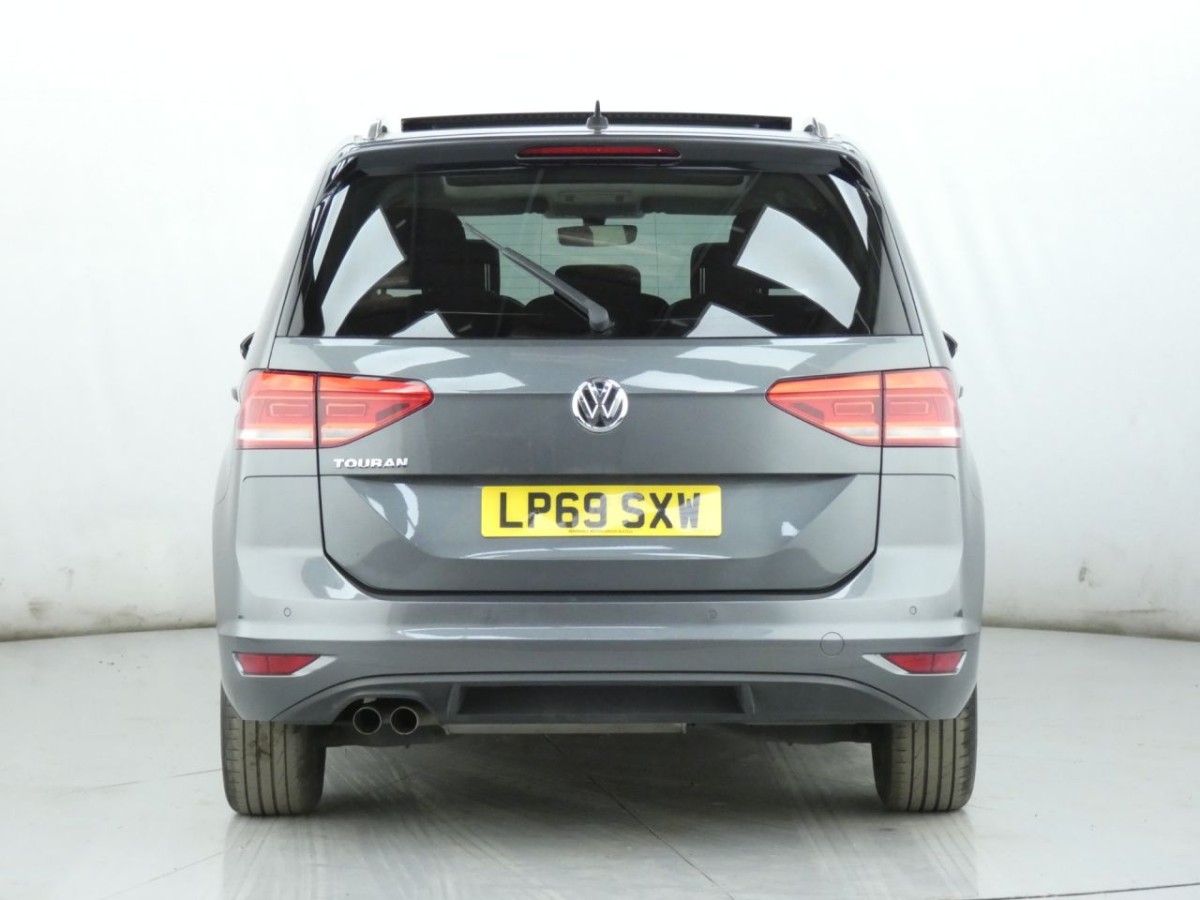 VOLKSWAGEN TOURAN 2.0 SE FAMILY TDI 5D 148 BHP - 2020 - £14,700