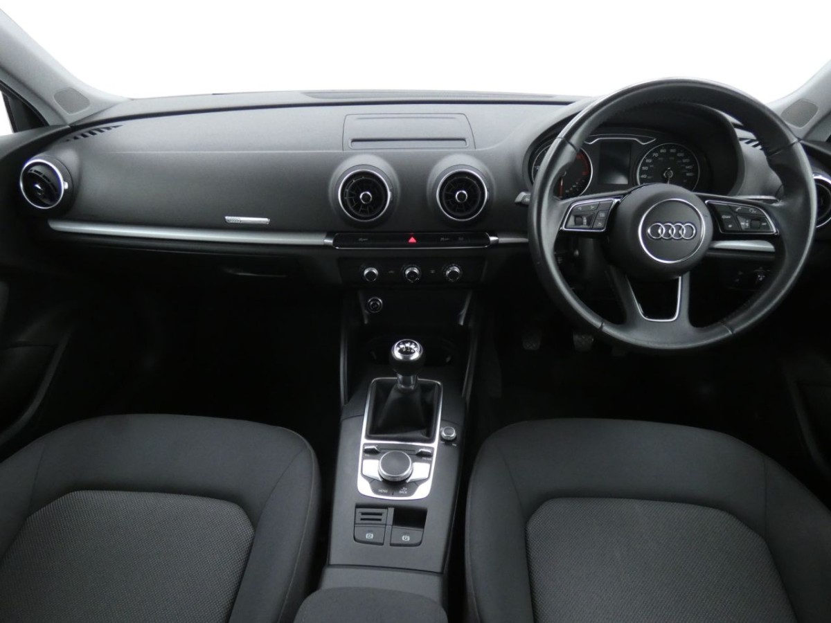 AUDI A3 2.0 SPORTBACK TDI SE TECHNIK 5D 148 BHP - 2020 - £11,700