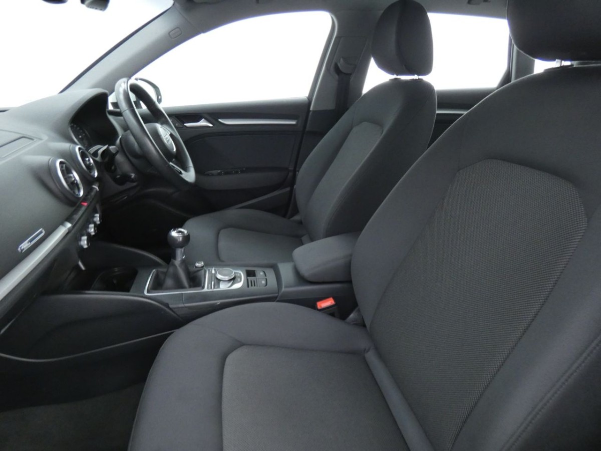 AUDI A3 2.0 SPORTBACK TDI SE TECHNIK 5D 148 BHP - 2020 - £11,700