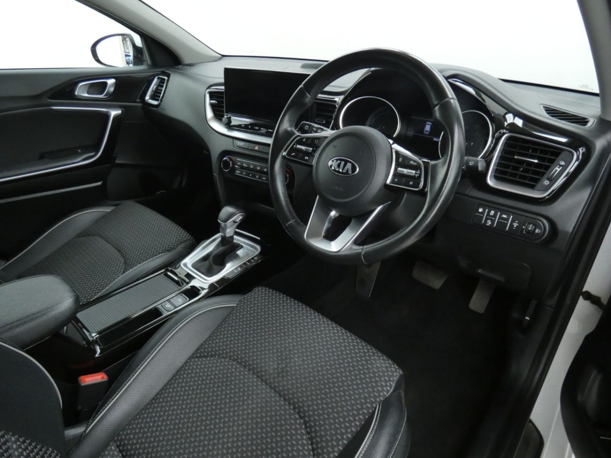 KIA CEED 1.6 3 5D 139 BHP - 2020 - £14,700