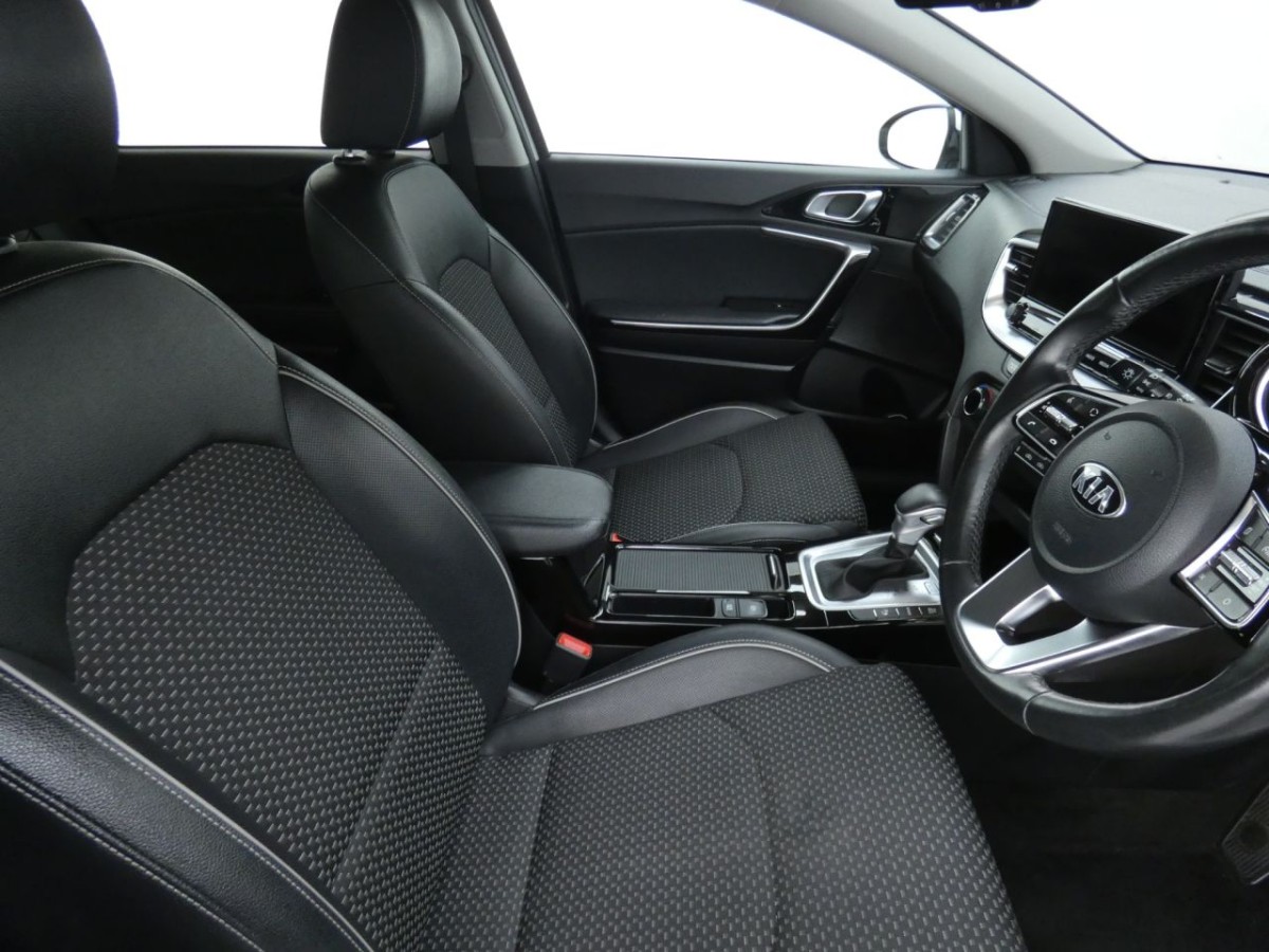 KIA CEED 1.6 3 5D 139 BHP - 2020 - £14,700