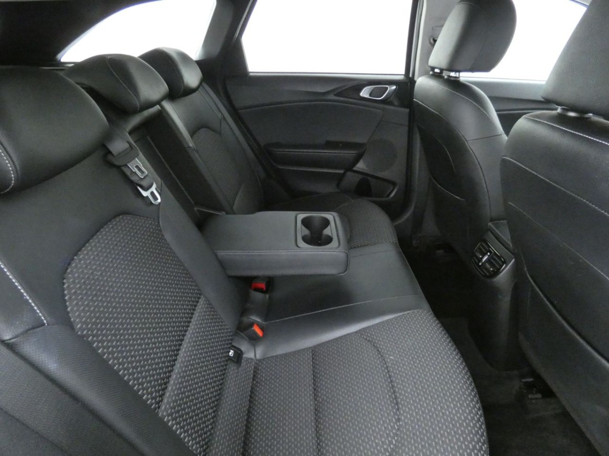KIA CEED 1.6 3 5D 139 BHP - 2020 - £14,700