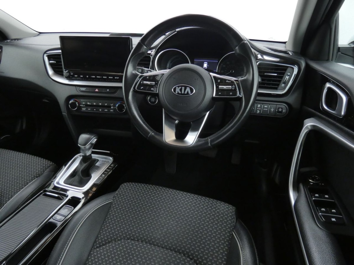 KIA CEED 1.6 3 5D 139 BHP - 2020 - £14,700