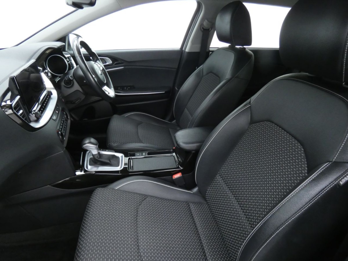 KIA CEED 1.6 3 5D 139 BHP - 2020 - £14,700