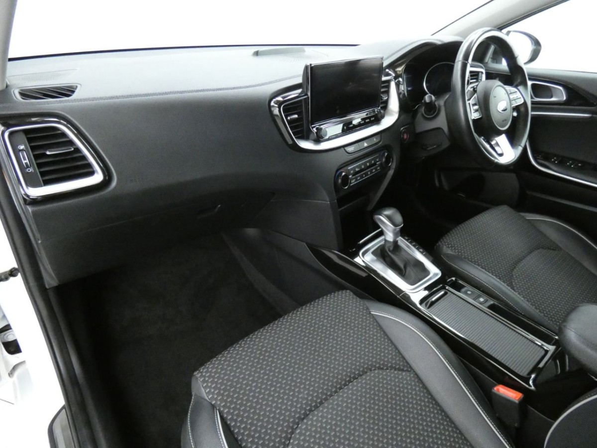KIA CEED 1.6 3 5D 139 BHP - 2020 - £14,700