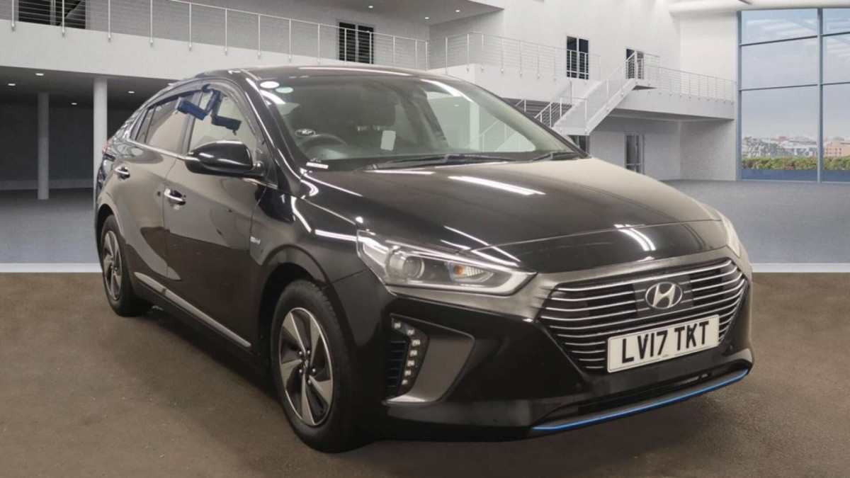 HYUNDAI IONIQ 2017 (17) 1.6 H-GDI PREMIUM SE HATCHBACK 5DR PETROL HYBRID DCT EURO 6 (S/S) (141 PS) - 2017 - £12,500