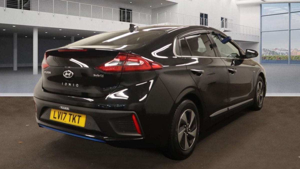 HYUNDAI IONIQ 2017 (17) 1.6 H-GDI PREMIUM SE HATCHBACK 5DR PETROL HYBRID DCT EURO 6 (S/S) (141 PS) - 2017 - £12,500