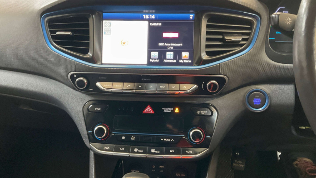 HYUNDAI IONIQ 2017 (17) 1.6 H-GDI PREMIUM SE HATCHBACK 5DR PETROL HYBRID DCT EURO 6 (S/S) (141 PS) - 2017 - £12,500