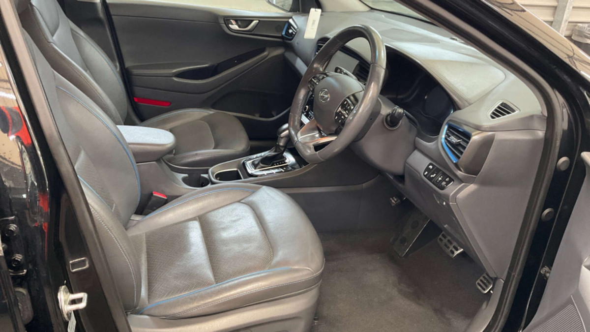 HYUNDAI IONIQ 2017 (17) 1.6 H-GDI PREMIUM SE HATCHBACK 5DR PETROL HYBRID DCT EURO 6 (S/S) (141 PS) - 2017 - £12,500