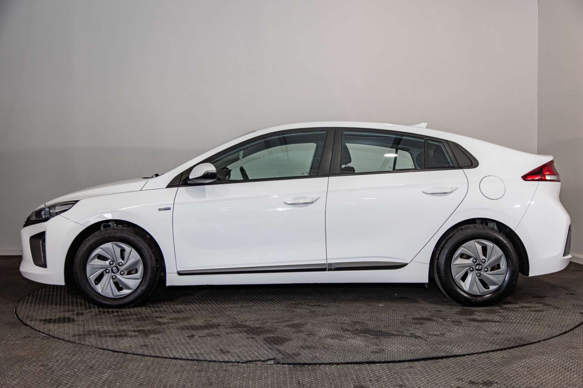 HYUNDAI IONIQ 2018 (18) 1.6 H-GDI SE HATCHBACK 5DR PETROL HYBRID DCT EURO 6 (S/S) (141 PS) - 2018 - £10,500
