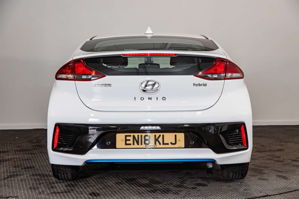HYUNDAI IONIQ 2018 (18) 1.6 H-GDI SE HATCHBACK 5DR PETROL HYBRID DCT EURO 6 (S/S) (141 PS) - 2018 - £10,500