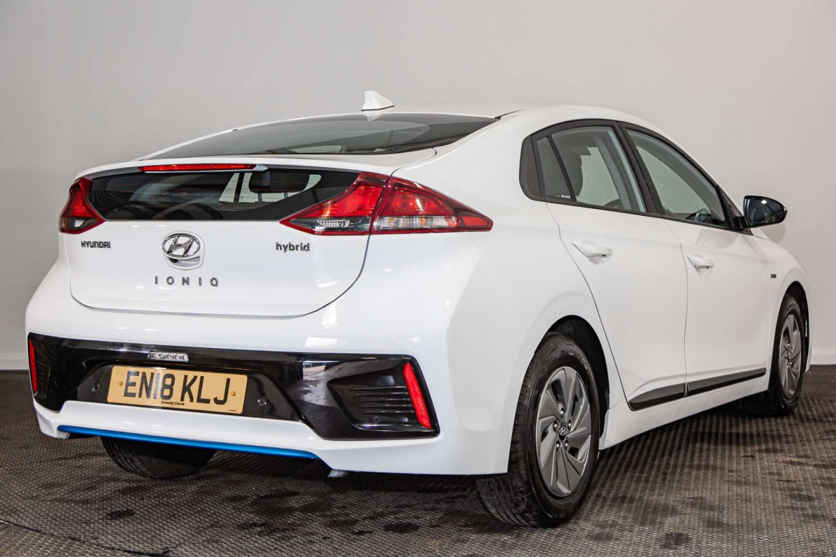 HYUNDAI IONIQ 2018 (18) 1.6 H-GDI SE HATCHBACK 5DR PETROL HYBRID DCT EURO 6 (S/S) (141 PS) - 2018 - £10,500