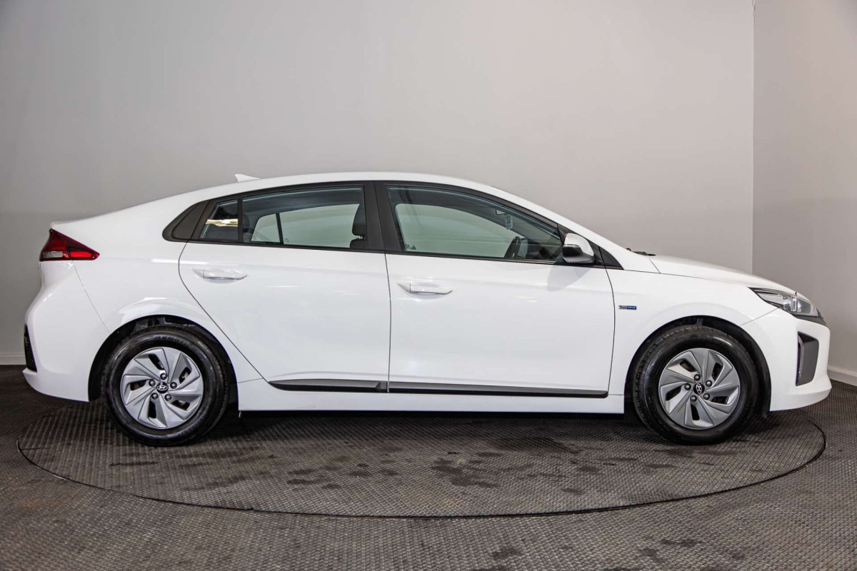 HYUNDAI IONIQ 2018 (18) 1.6 H-GDI SE HATCHBACK 5DR PETROL HYBRID DCT EURO 6 (S/S) (141 PS) - 2018 - £10,500