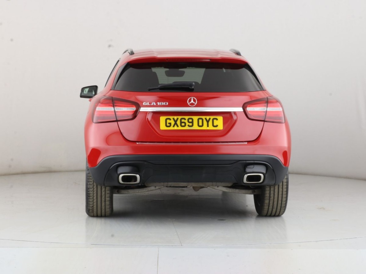 MERCEDES-BENZ GLA-CLASS 1.6 GLA 180 URBAN EDITION 5D 121 BHP - 2019 - £21,940