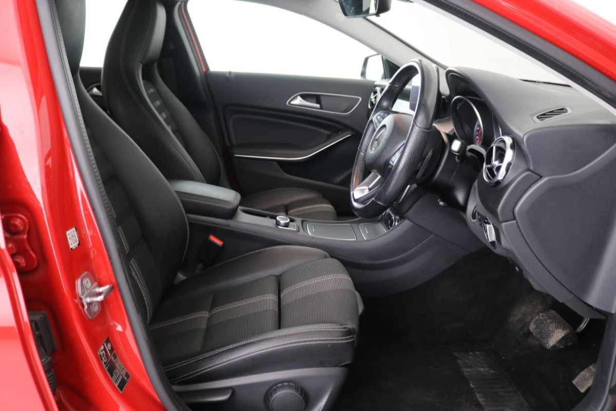 MERCEDES-BENZ GLA-CLASS 1.6 GLA 180 URBAN EDITION 5D 121 BHP - 2019 - £21,940