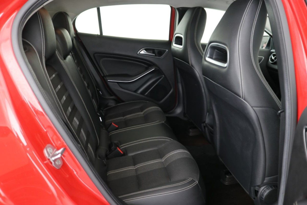 MERCEDES-BENZ GLA-CLASS 1.6 GLA 180 URBAN EDITION 5D 121 BHP - 2019 - £21,940