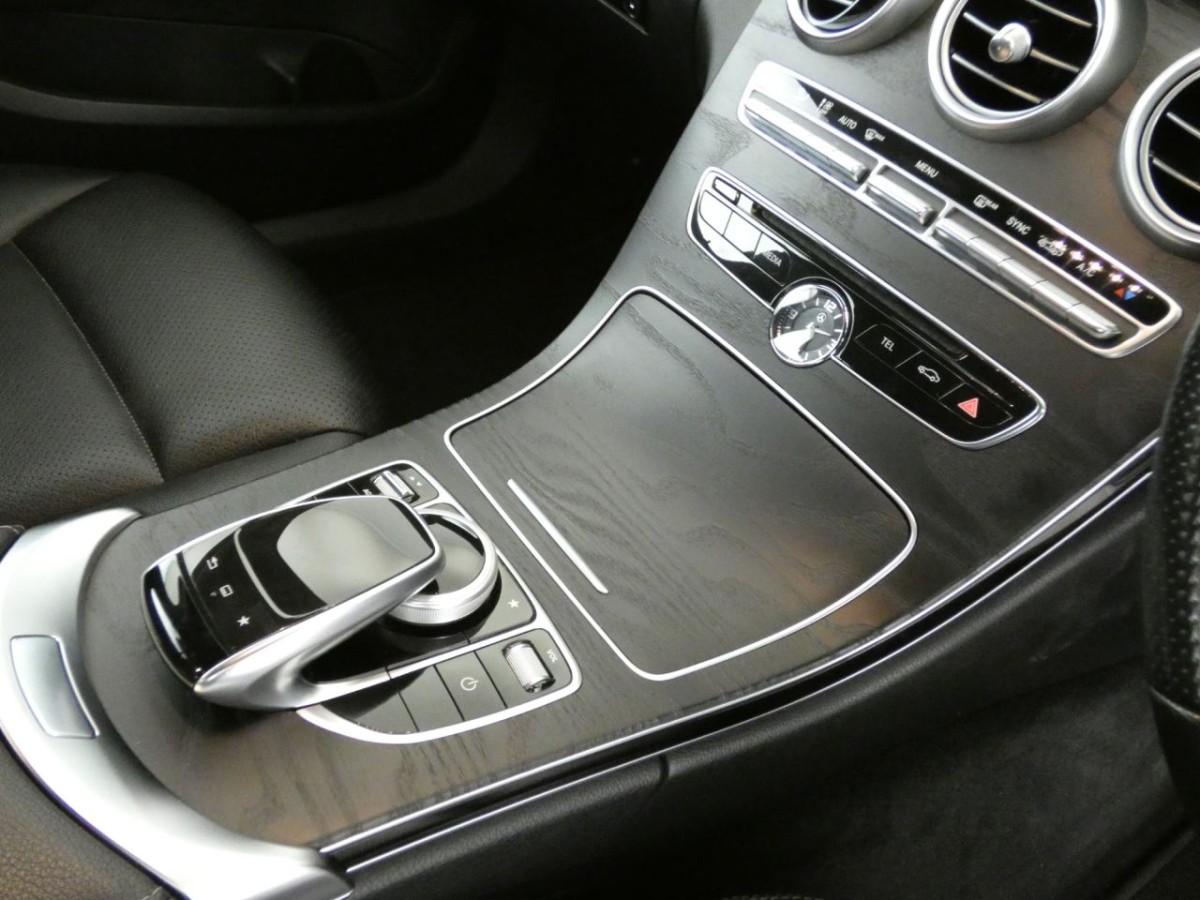 MERCEDES-BENZ C-CLASS 2.1 C250 BLUETEC AMG LINE 4D 204 BHP - 2015 - £14,990