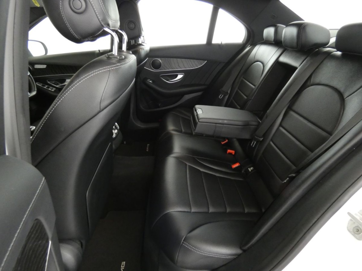 MERCEDES-BENZ C-CLASS 2.1 C250 BLUETEC AMG LINE 4D 204 BHP - 2015 - £14,990