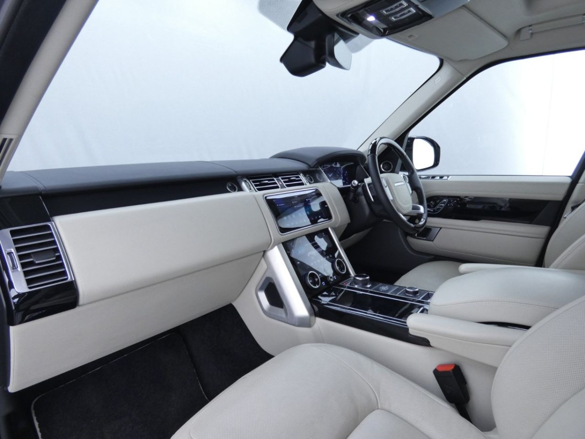 LAND ROVER RANGE ROVER 5.0 V8 AUTOBIOGRAPHY 5D 518 BHP - 2021 - £89,990