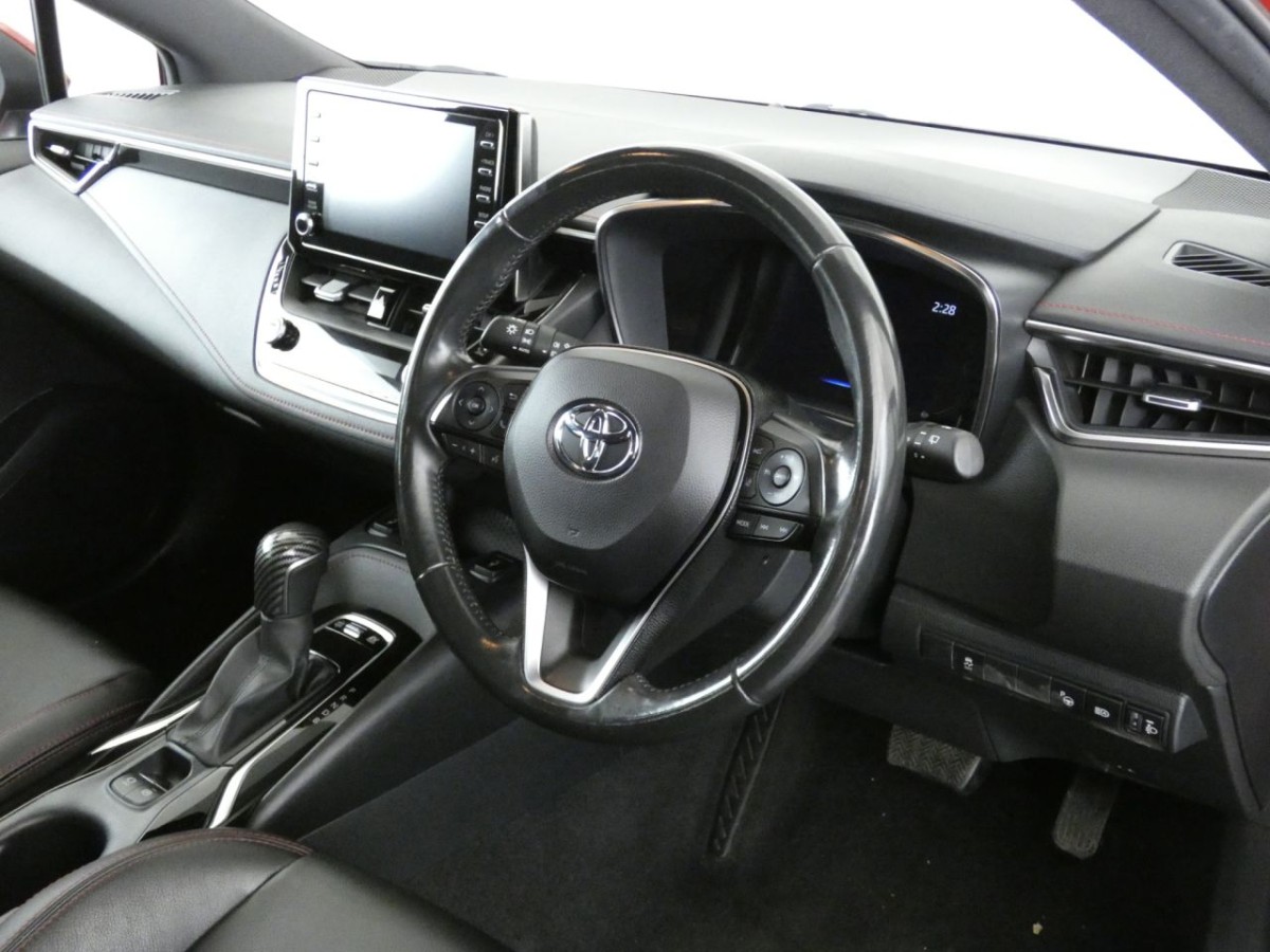 TOYOTA COROLLA 1.8 VVT-I EXCEL 5D 121 BHP - 2019 - £19,400