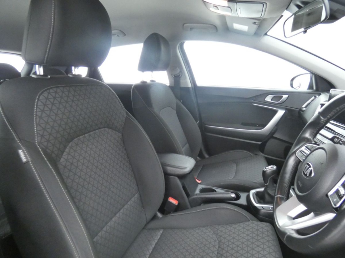 KIA CEED 1.6 CRDI 2 NAV ISG 5D 114 BHP - 2020 - £8,990