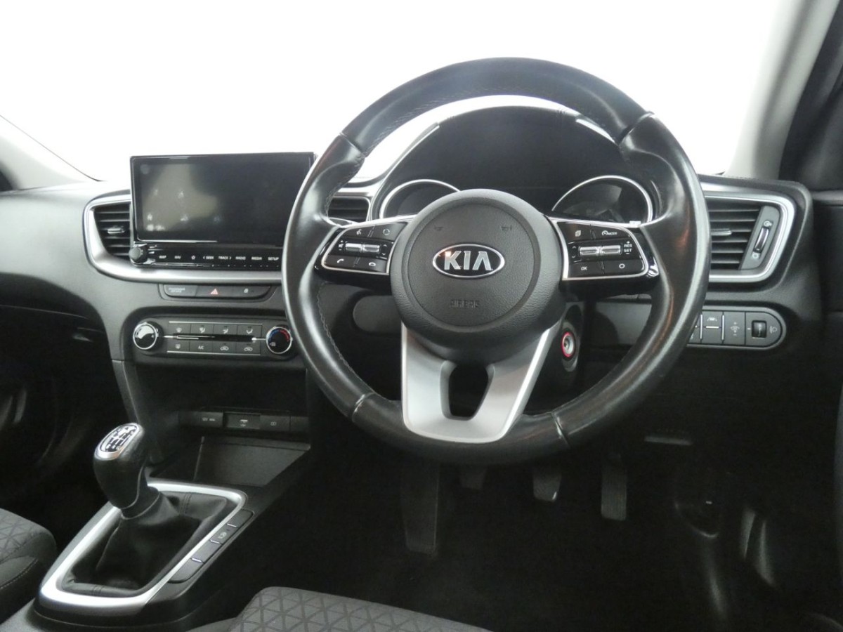 KIA CEED 1.6 CRDI 2 NAV ISG 5D 114 BHP - 2020 - £8,990
