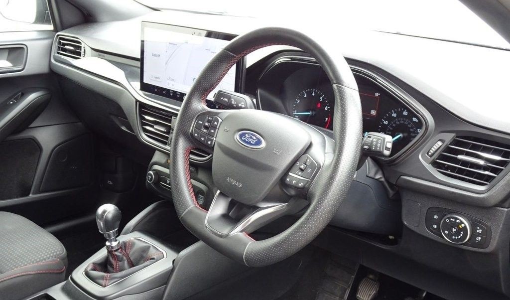 FORD FOCUS 1.0 ST-LINE 5D 124 BHP - 2022 - £12,400