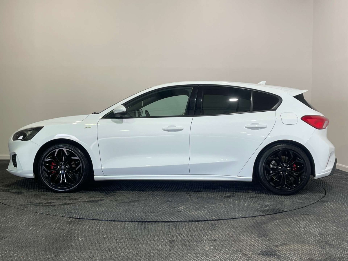 FORD FOCUS 2019 (19) 1.0T ECOBOOST ST-LINE X HATCHBACK 5DR PETROL MANUAL EURO 6 (S/S) (125 PS) - 2019 - £11,000