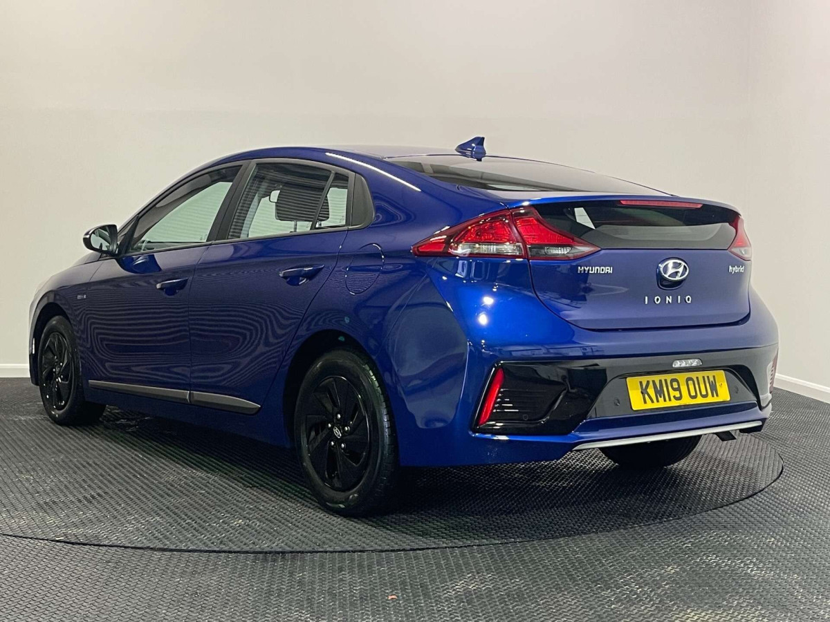 HYUNDAI IONIQ 2019 (19) 1.6 H-GDI GPF SE HATCHBACK 5DR PETROL HYBRID DCT EURO 6 (S/S) (141 PS) - 2019 - £9,900