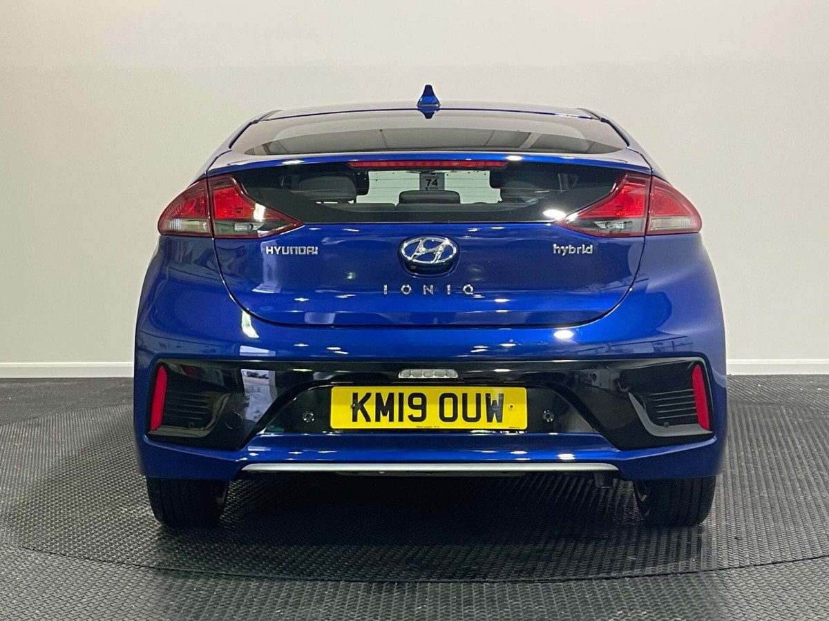 HYUNDAI IONIQ 2019 (19) 1.6 H-GDI GPF SE HATCHBACK 5DR PETROL HYBRID DCT EURO 6 (S/S) (141 PS) - 2019 - £9,900
