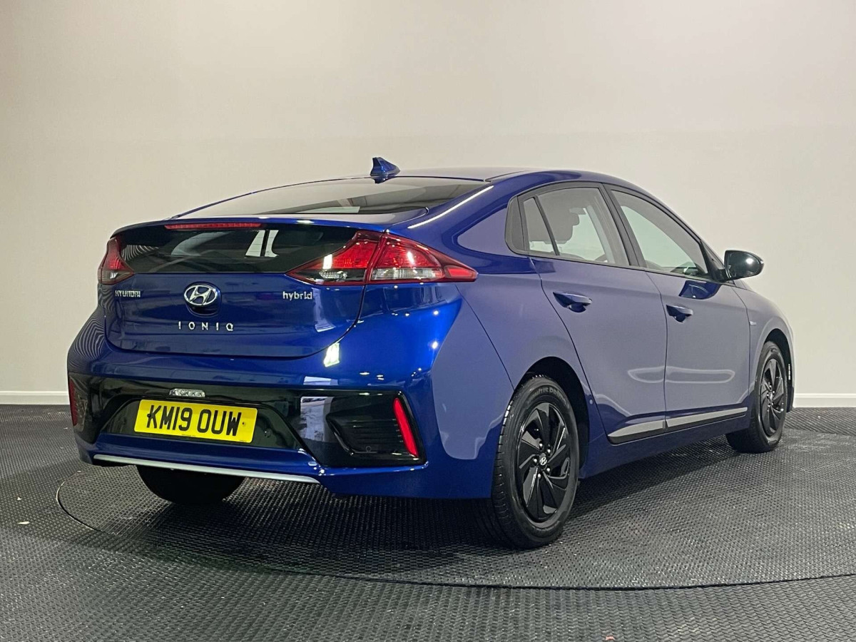 HYUNDAI IONIQ 2019 (19) 1.6 H-GDI GPF SE HATCHBACK 5DR PETROL HYBRID DCT EURO 6 (S/S) (141 PS) - 2019 - £9,900
