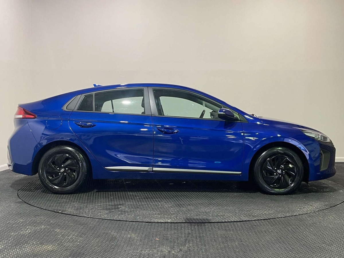 HYUNDAI IONIQ 2019 (19) 1.6 H-GDI GPF SE HATCHBACK 5DR PETROL HYBRID DCT EURO 6 (S/S) (141 PS) - 2019 - £9,900