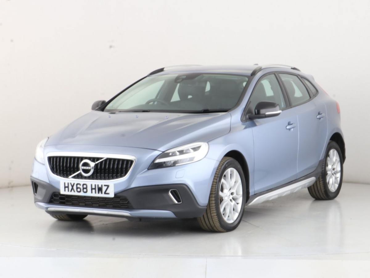 VOLVO V40 1.5 T3 CROSS COUNTRY NAV PLUS 5D 151 BHP - 2019 - £15,990