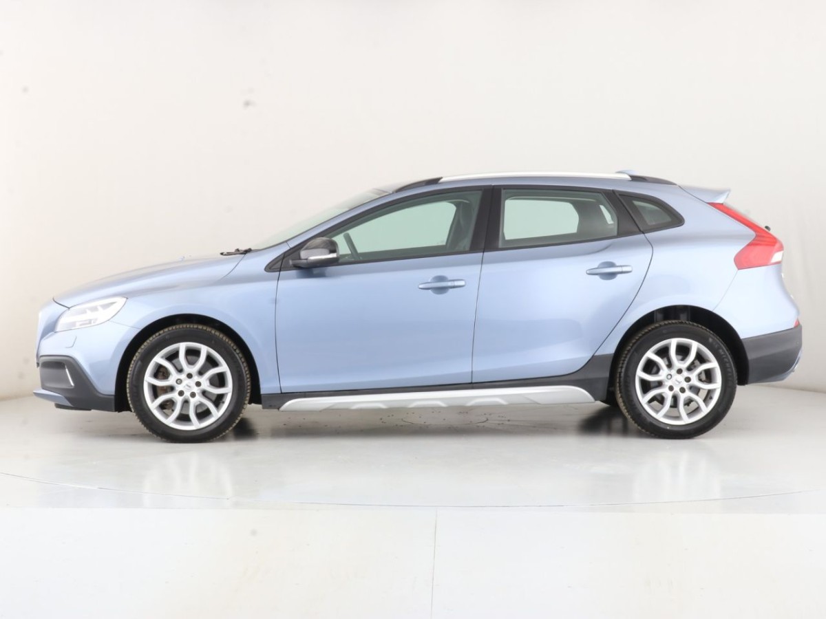VOLVO V40 1.5 T3 CROSS COUNTRY NAV PLUS 5D 151 BHP - 2019 - £15,990