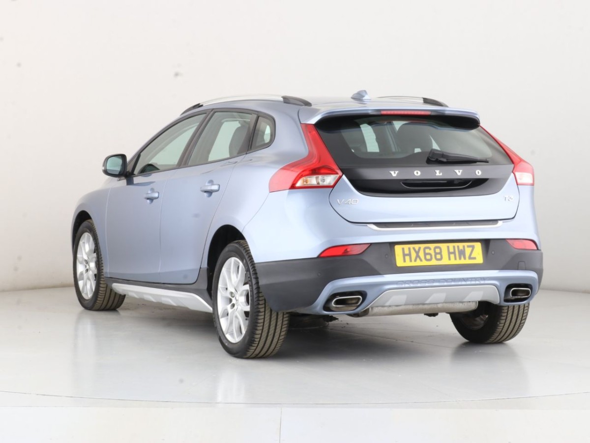VOLVO V40 1.5 T3 CROSS COUNTRY NAV PLUS 5D 151 BHP - 2019 - £15,990