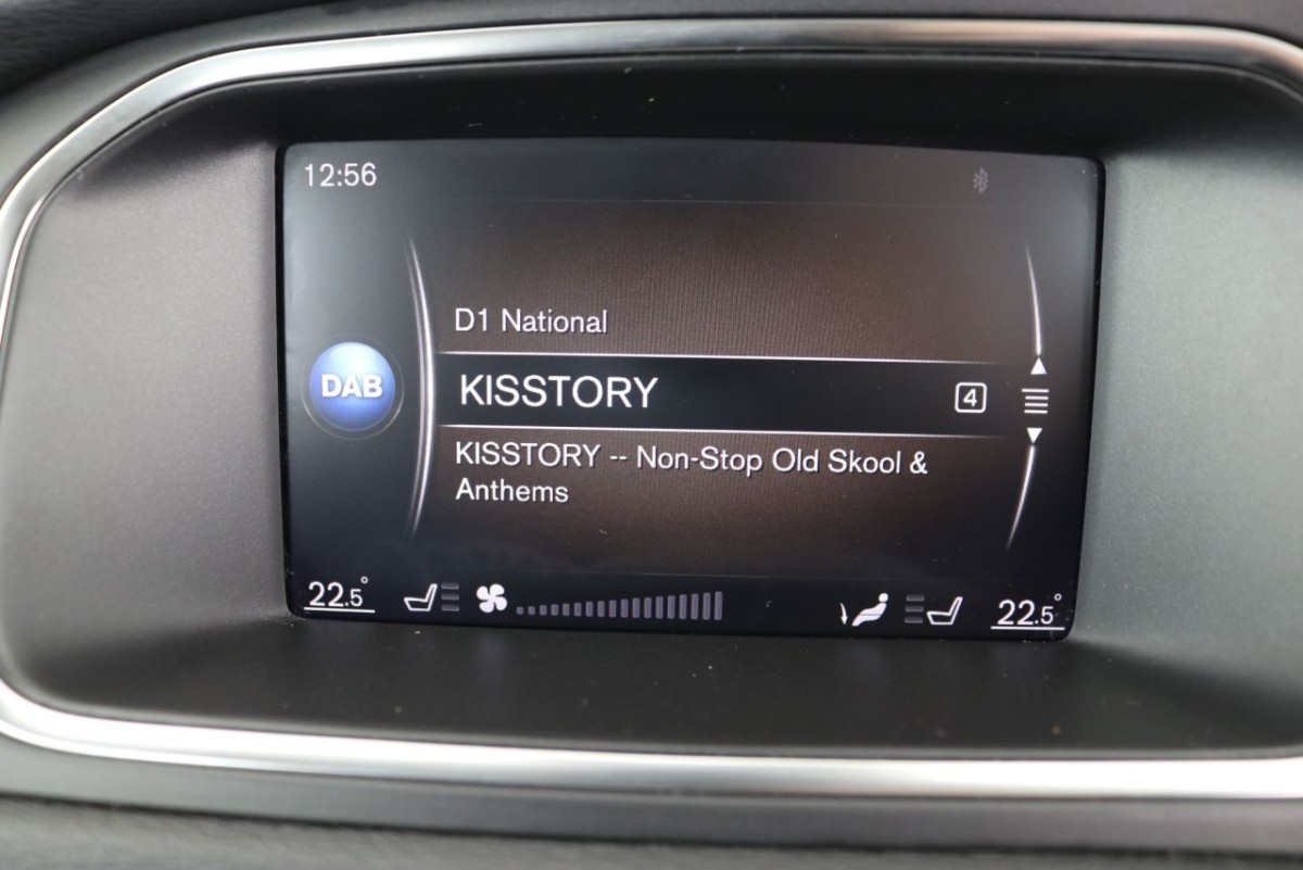 VOLVO V40 1.5 T3 CROSS COUNTRY NAV PLUS 5D 151 BHP - 2019 - £15,990