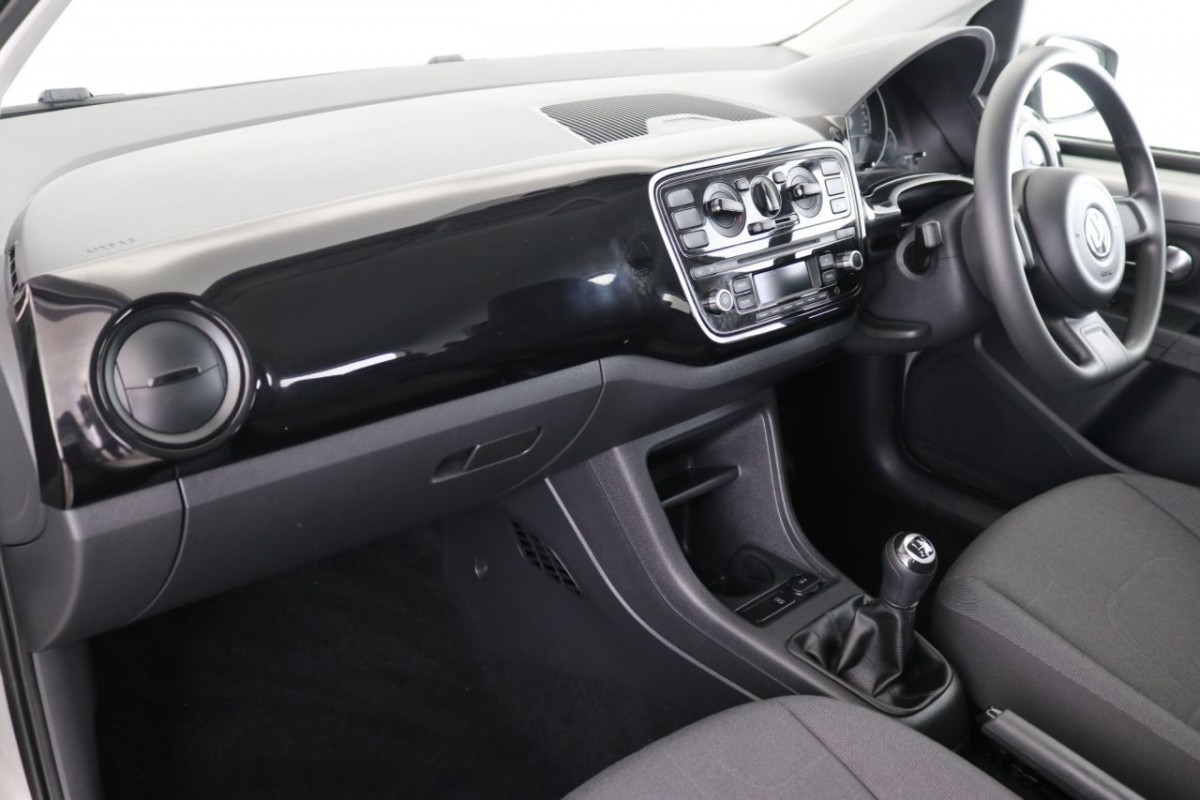 VOLKSWAGEN UP 1.0 MOVE UP 5D 59 BHP - 2014 - £5,990