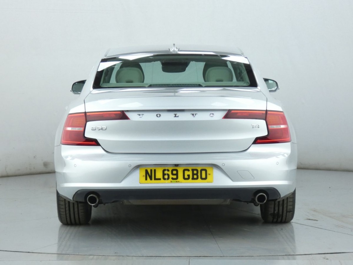 VOLVO S90 2.0 T4 MOMENTUM PLUS 4D 188 BHP - 2019 - £16,990