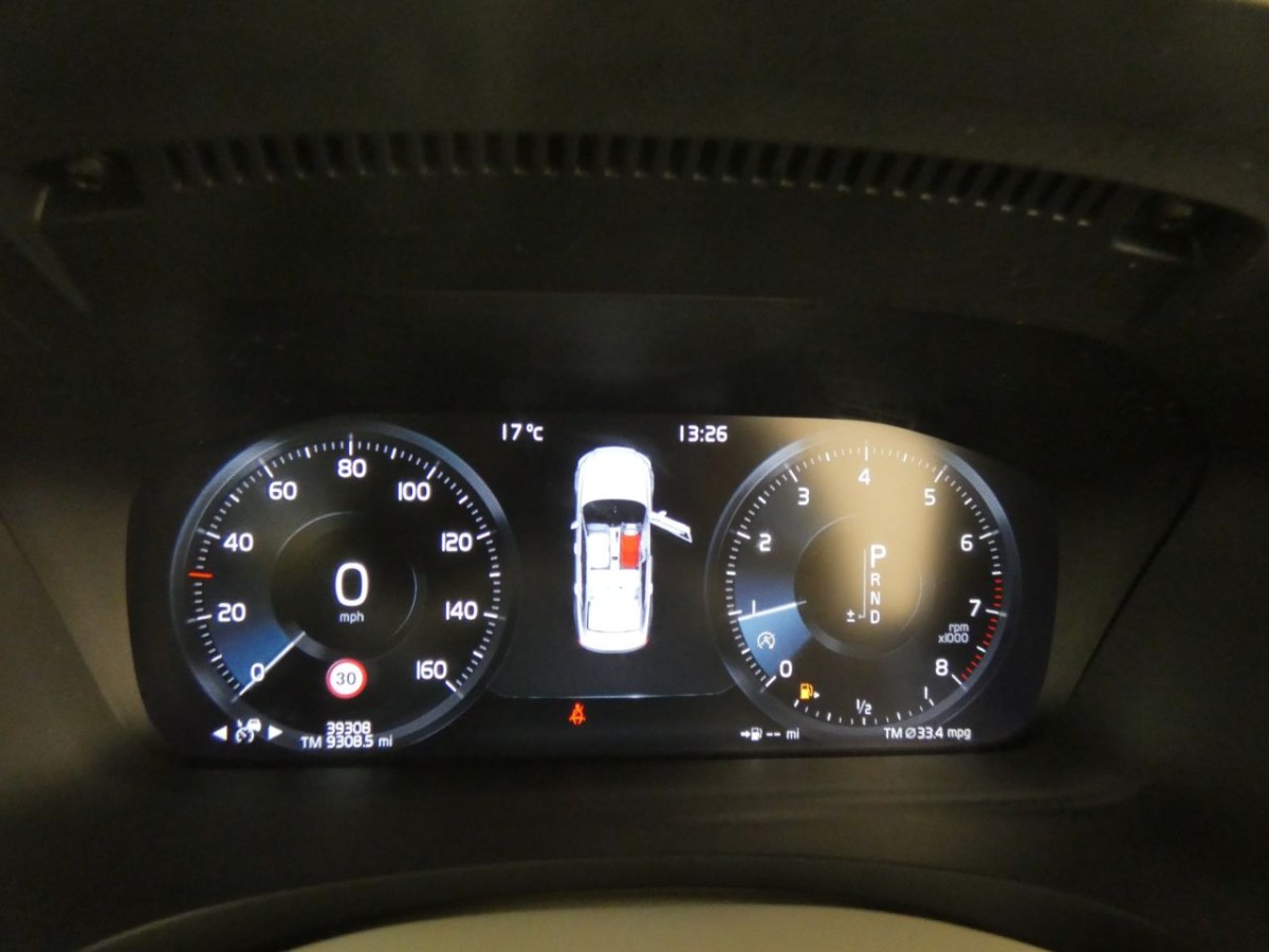 VOLVO S90 2.0 T4 MOMENTUM PLUS 4D 188 BHP - 2019 - £16,990