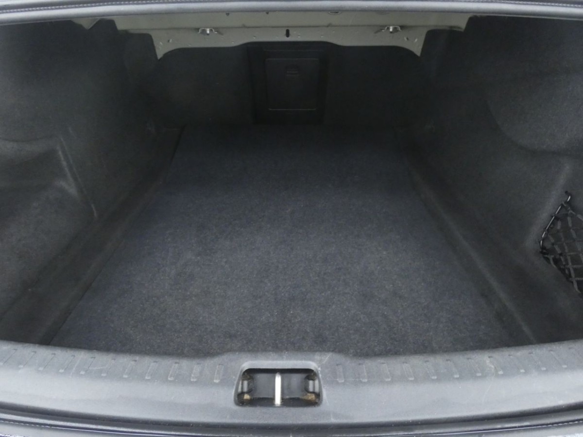 VOLVO S90 2.0 T4 MOMENTUM PLUS 4D 188 BHP - 2019 - £16,990