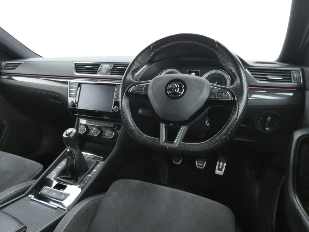 SKODA SUPERB 1.4 SPORTLINE TSI 5D 148 BHP - 2017 - £13,700